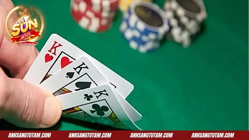 Liêng SunWin - Game Bài Ba Cây So Điểm Kịch Tính 2 Mách nhỏ luật chơi của game bài Liêng